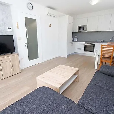 Brand New Vano 3* Makarska
