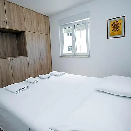 Hotel Brand New Vano